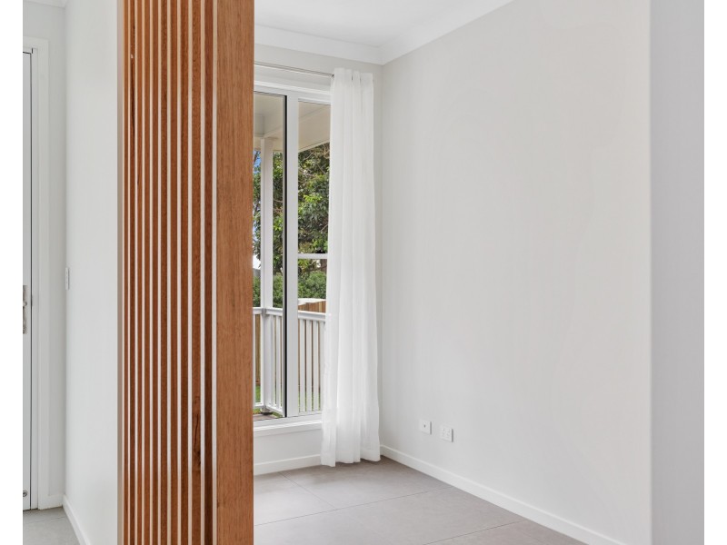 596 Hume Street, Middle Ridge QLD 4350