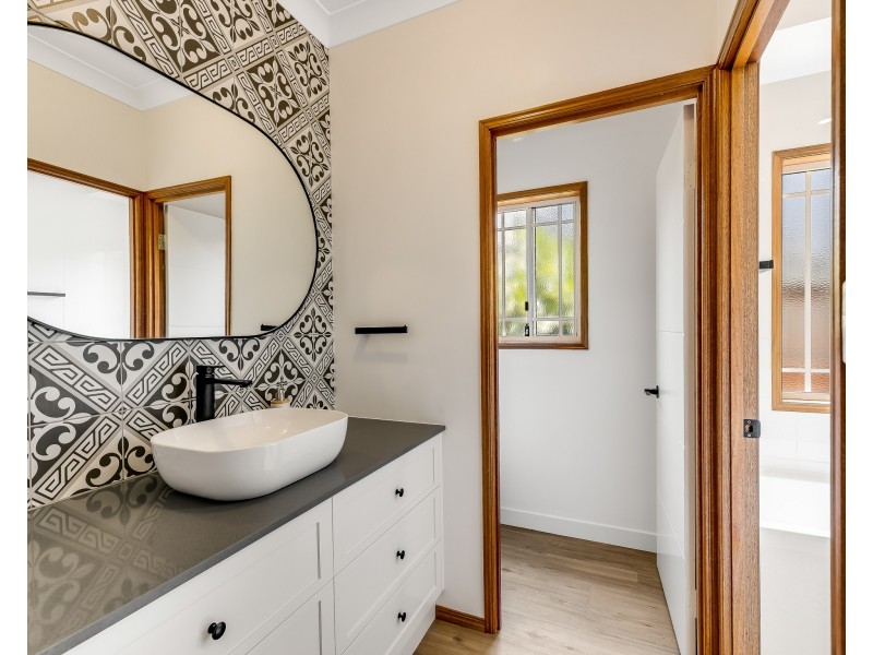 8 Purnawilla Court, Middle Ridge QLD 4350