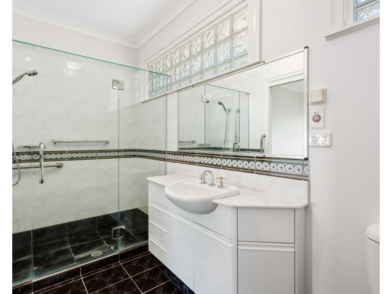 8  Perth Street, Rangeville QLD 4350