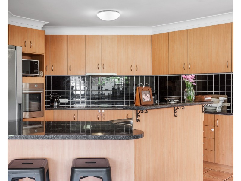 25 Ravenscourt Street, Centenary Heights QLD 4350