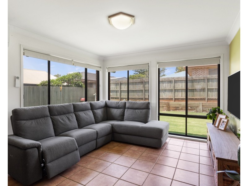 25 Ravenscourt Street, Centenary Heights QLD 4350