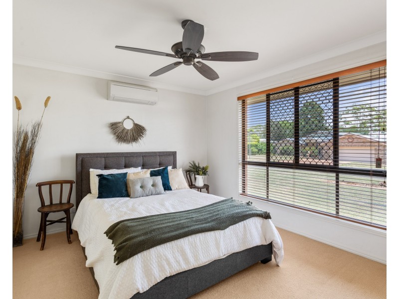 25 Ravenscourt Street, Centenary Heights QLD 4350