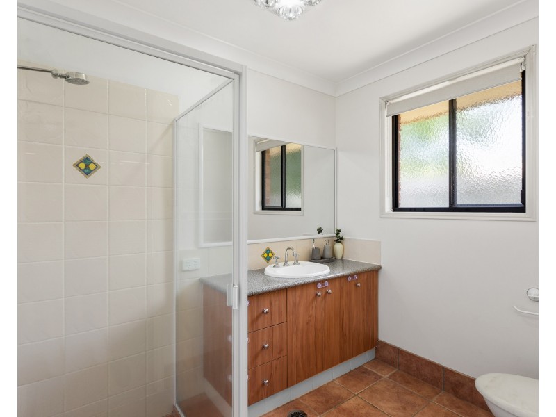 25 Ravenscourt Street, Centenary Heights QLD 4350