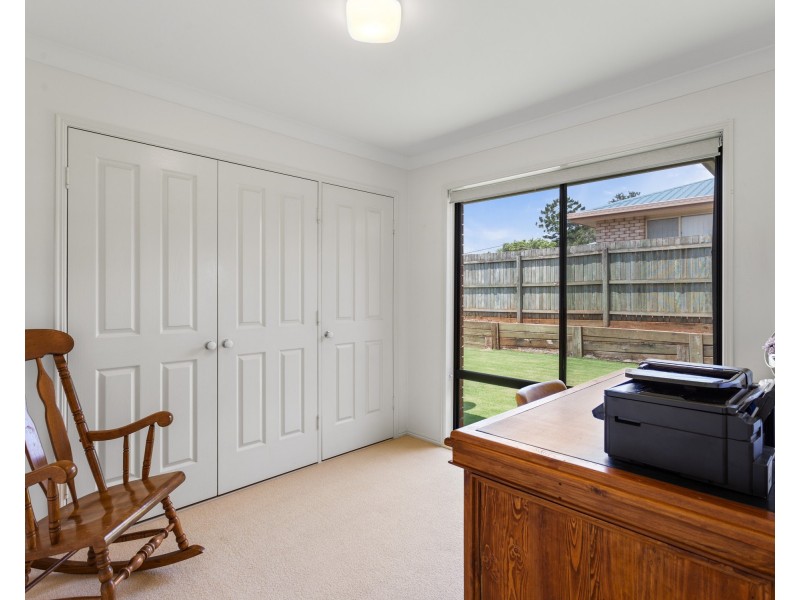 25 Ravenscourt Street, Centenary Heights QLD 4350