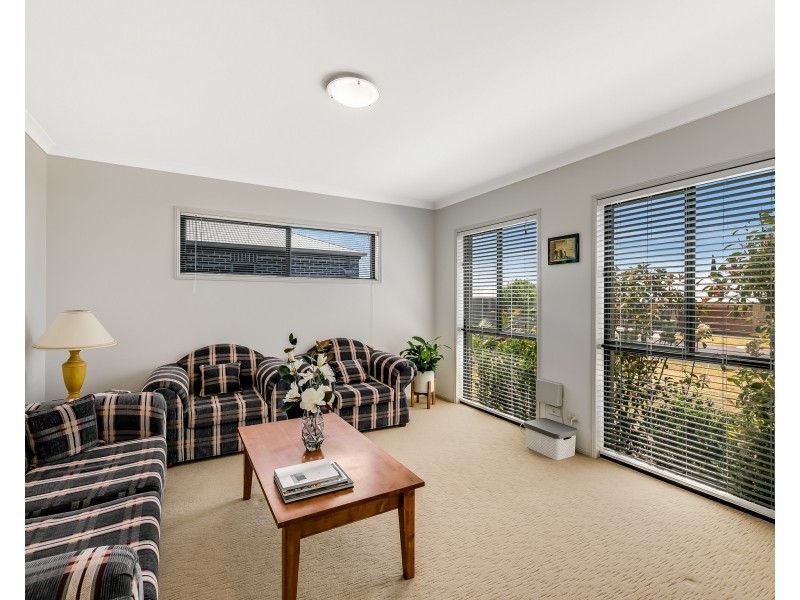 18 Tarlington Street, Middle Ridge QLD 4350