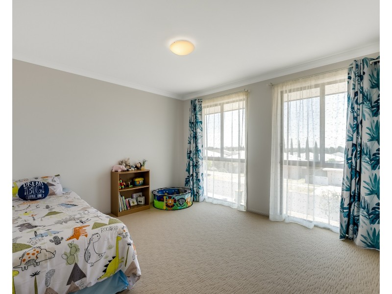 18 Tarlington Street, Middle Ridge QLD 4350