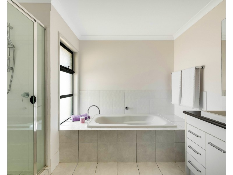 18 Tarlington Street, Middle Ridge QLD 4350