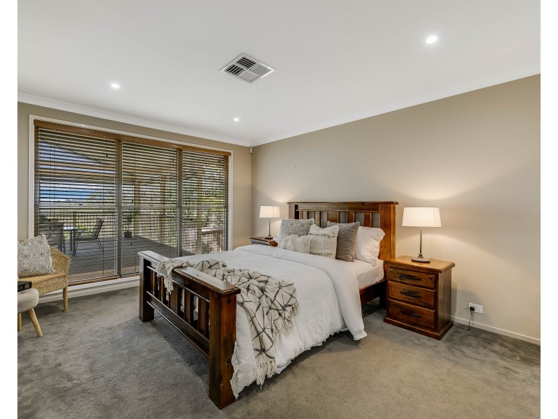 14 Inadale Court, Middle Ridge QLD 4350