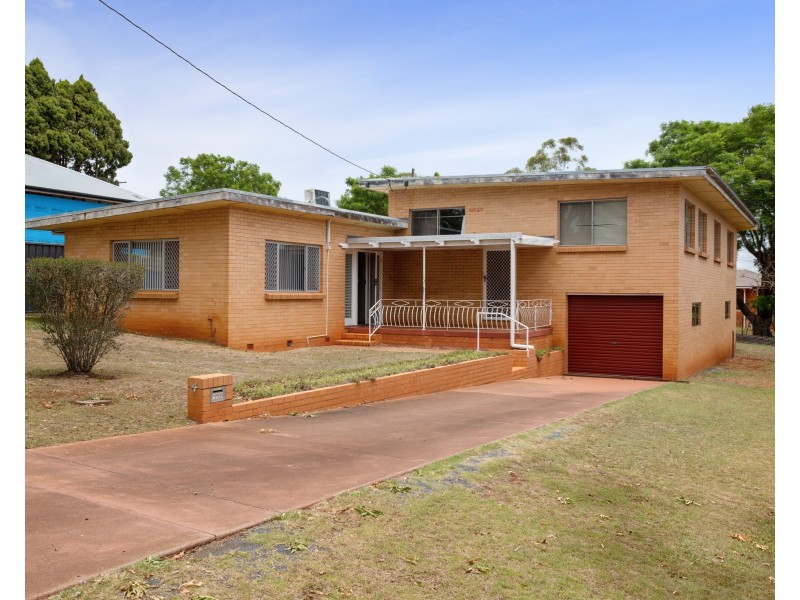 4 Maker Street, Rangeville QLD 4350