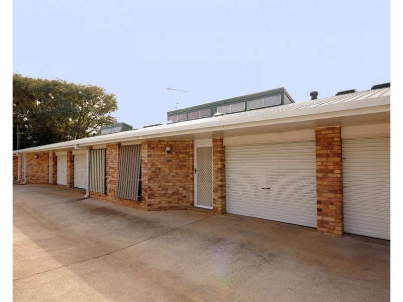 2/39  Anzac Ave, Newtown QLD 4305