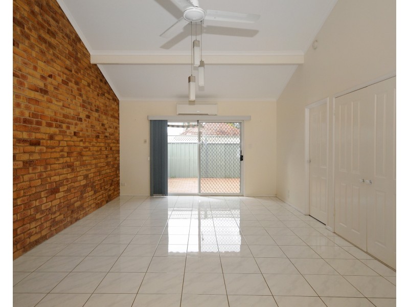 2/39  Anzac Ave, Newtown QLD 4305