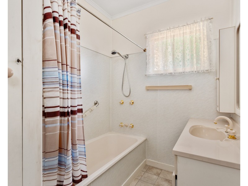 22 Welcombe Avenue, Rockville QLD 4350