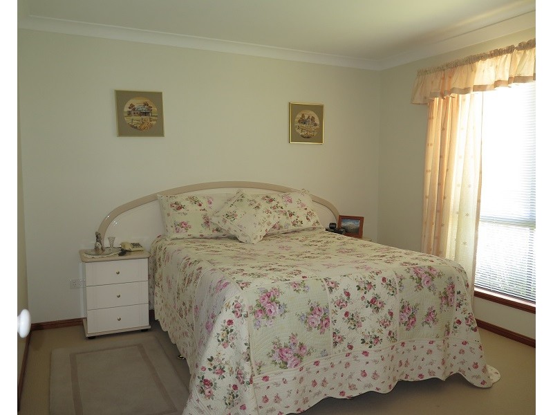 1/5 Leichhardt Street, Centenary Heights QLD 4350