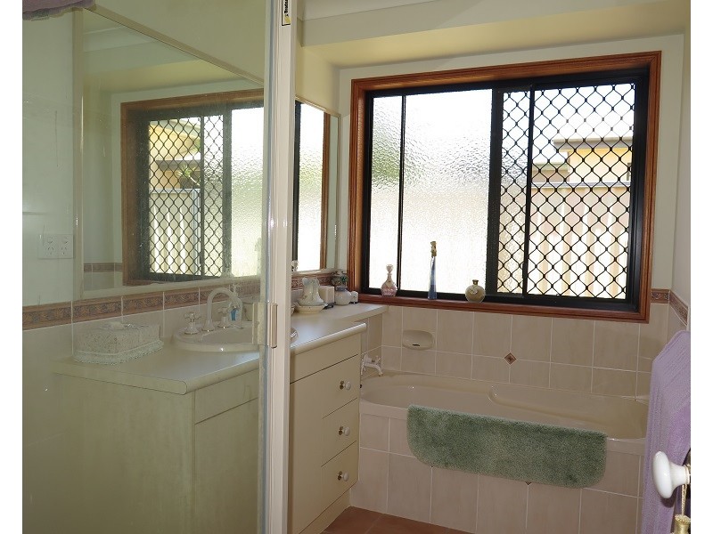 1/5 Leichhardt Street, Centenary Heights QLD 4350