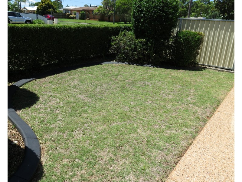 1/5 Leichhardt Street, Centenary Heights QLD 4350