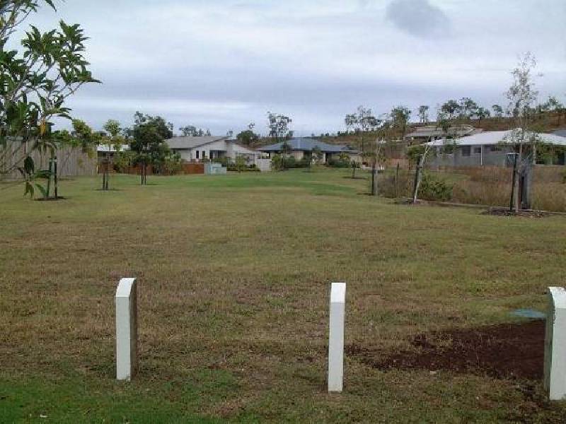 8 Genesta Court, Bushland Beach QLD 4818