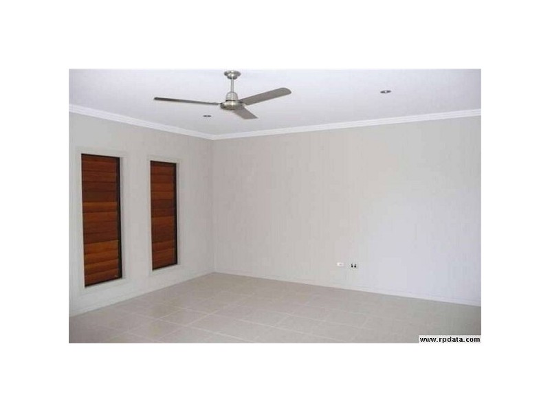 19 Eshelby Street, Bushland Beach QLD 4818