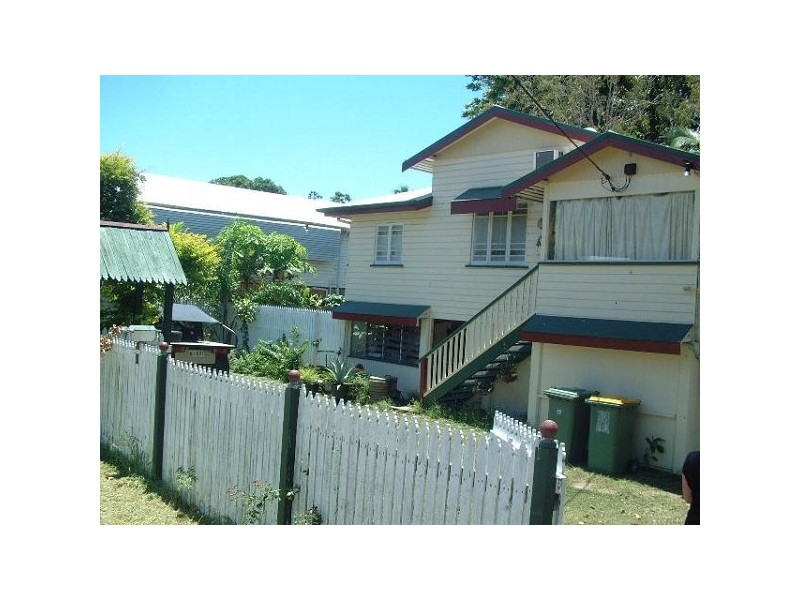 31 Hughes Street, Hermit Park QLD 4812