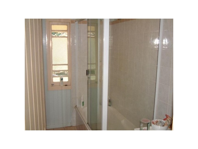 31 Hughes Street, Hermit Park QLD 4812