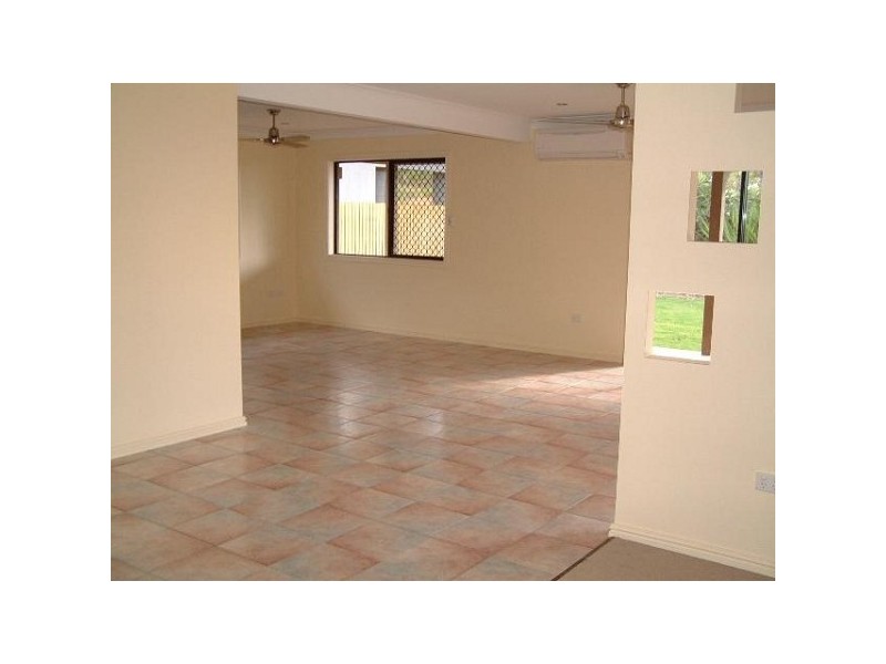 18 Puffer Court, Mount Louisa QLD 4814