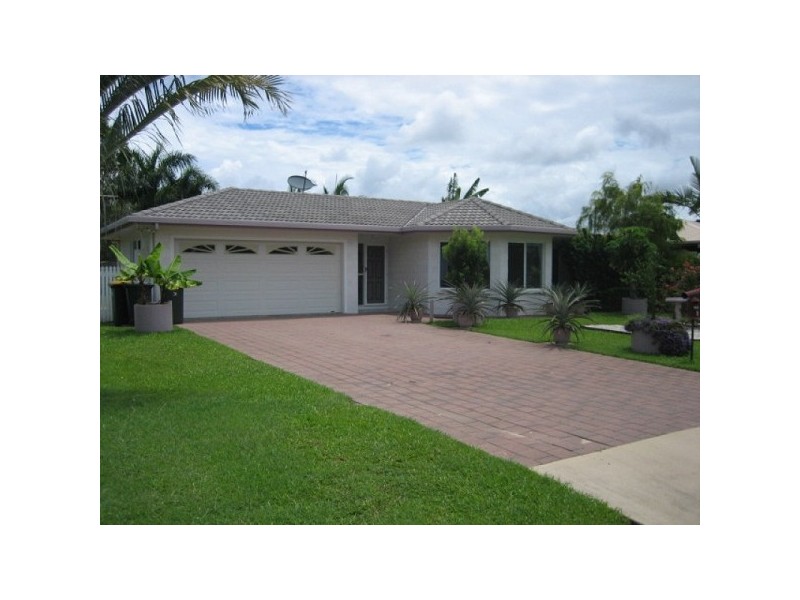 8 Lasindra Court, Bushland Beach QLD 4818