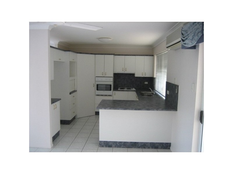 8 Lasindra Court, Bushland Beach QLD 4818