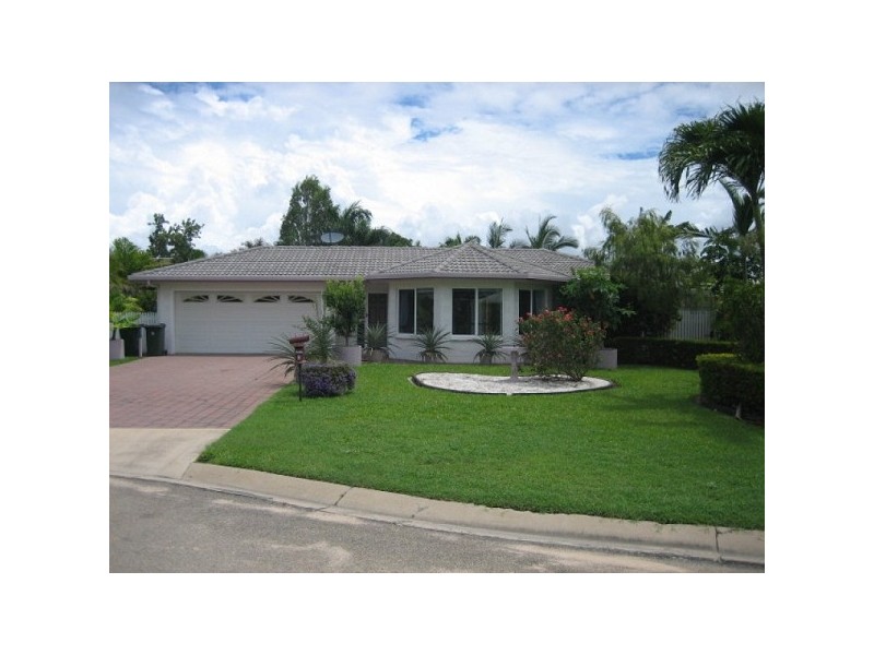 8 Lasindra Court, Bushland Beach QLD 4818