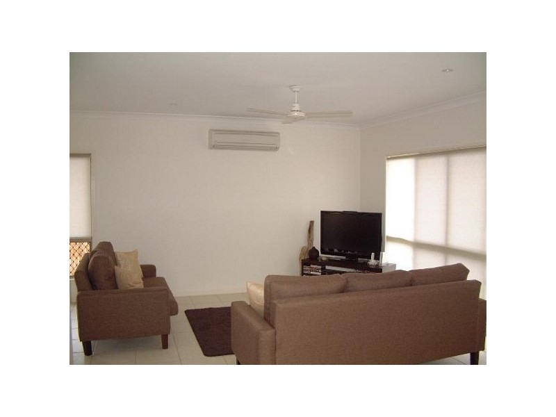 18 Kroymans Drive, Mount Louisa QLD 4814