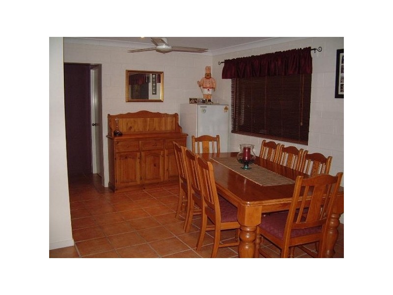 27 Whitsunday Drive, Kirwan QLD 4817