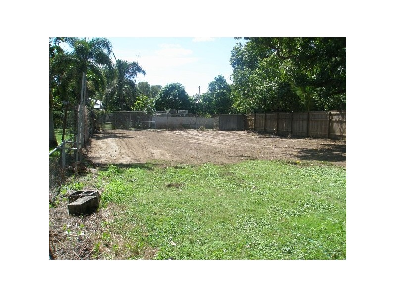 14 Sixth Avenue, South Townsville QLD 4810