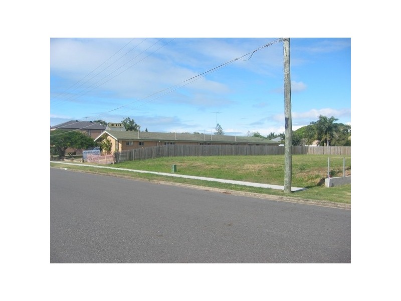 14 Adam Street, Wynnum QLD 4178