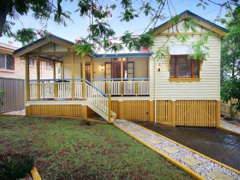 18 Roseberry Parade, Wynnum West QLD 4178