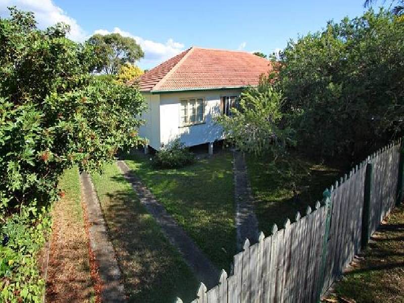 32 ALEXANDER STREET, Lota QLD 4179