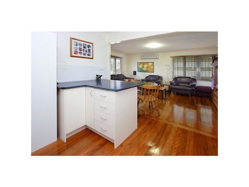 32 Natasha Street, Wynnum West QLD 4178