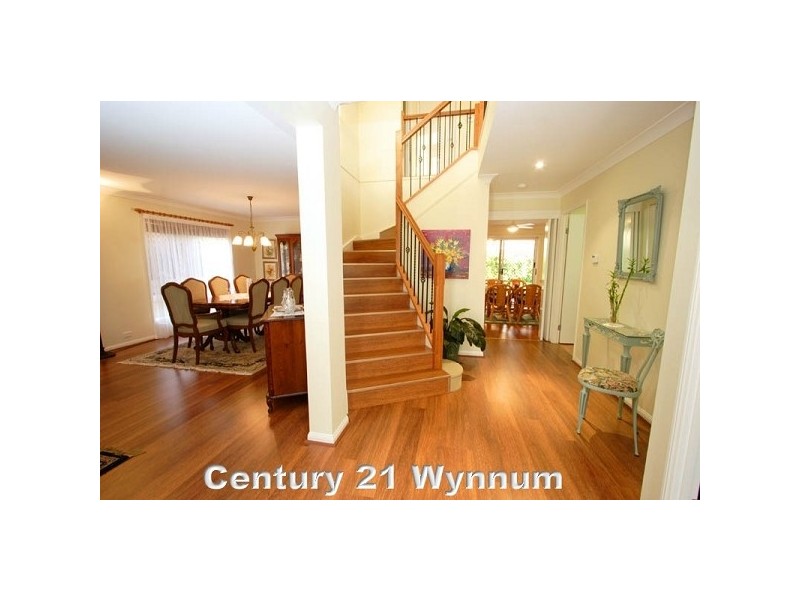 17 GORDON CRESCENT, Wakerley QLD 4154