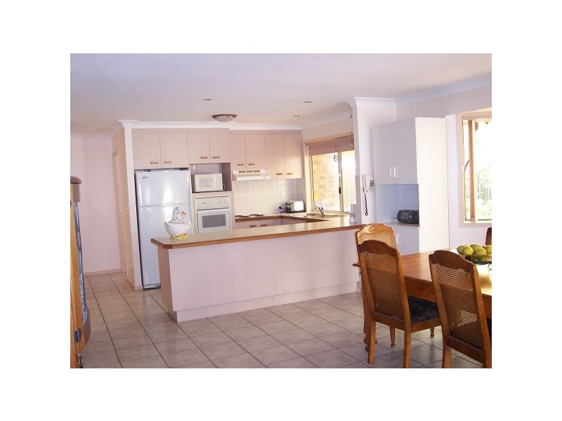 8 Pyxis Close, Wynnum QLD 4178