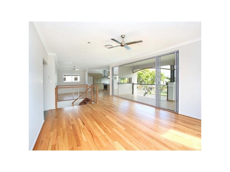71 Moreton Avenue, Wynnum QLD 4178