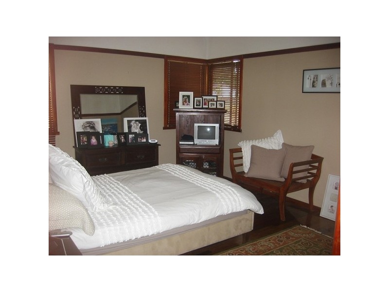 182 Whites Road, Lota QLD 4179