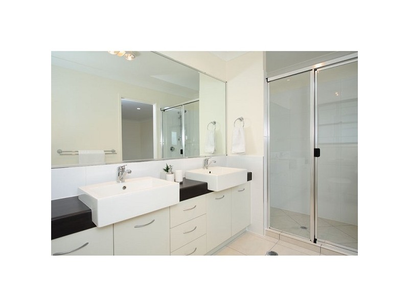 111 Moreton Avenue, Wynnum QLD 4178