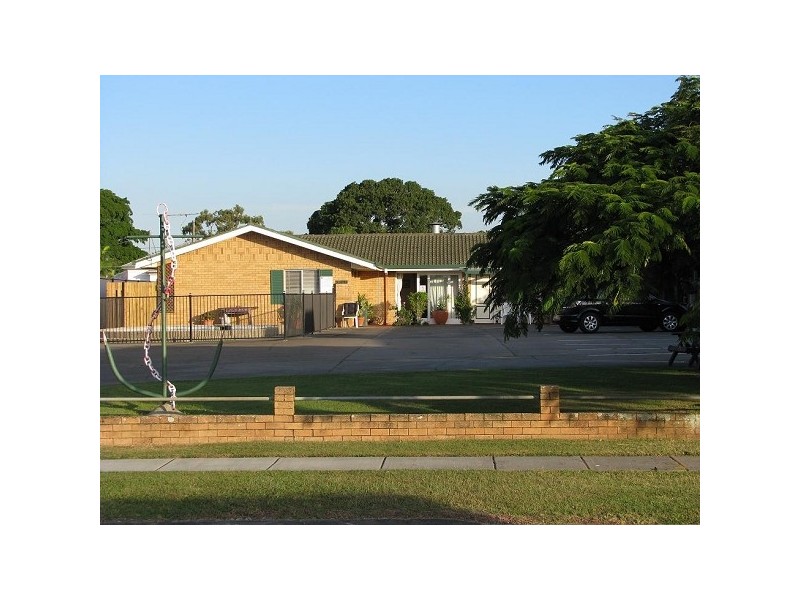 14 Adam Street, Wynnum QLD 4178