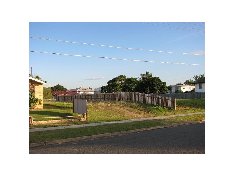 14 Adam Street, Wynnum QLD 4178