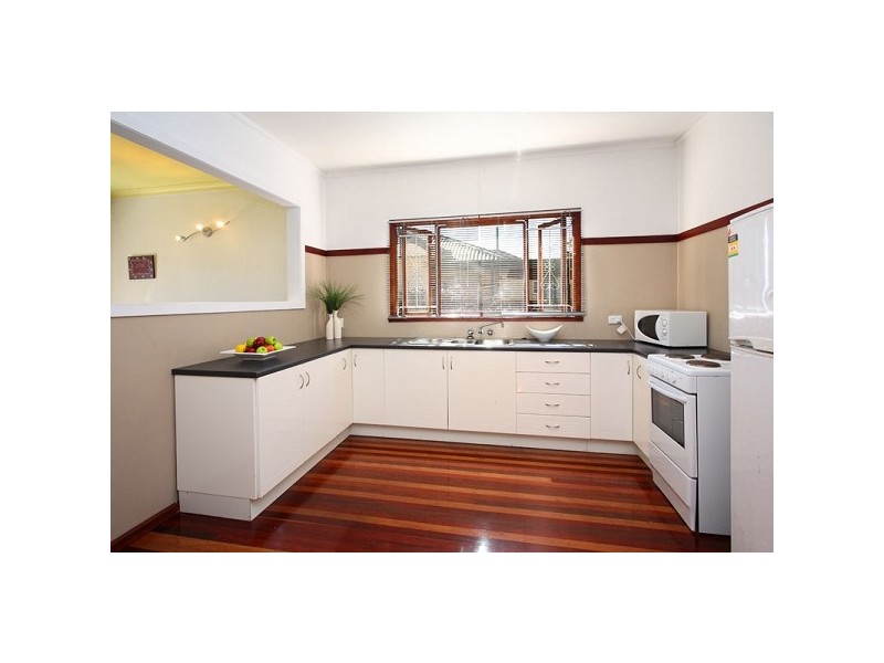 182 Whites Road, Lota QLD 4179