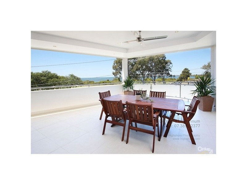 705 Esplanade, Lota QLD 4179