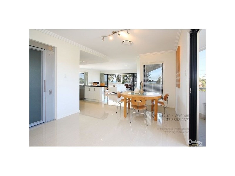 705 Esplanade, Lota QLD 4179