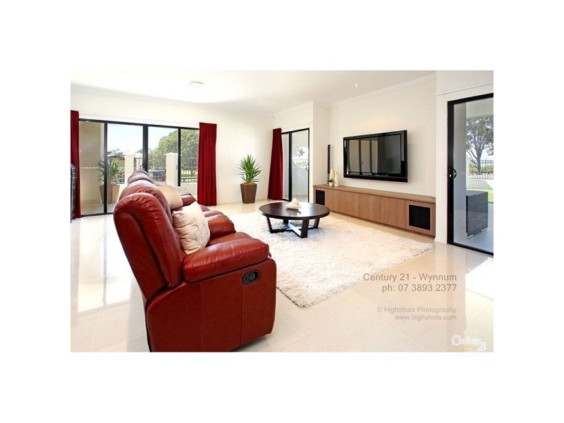 705 Esplanade, Lota QLD 4179