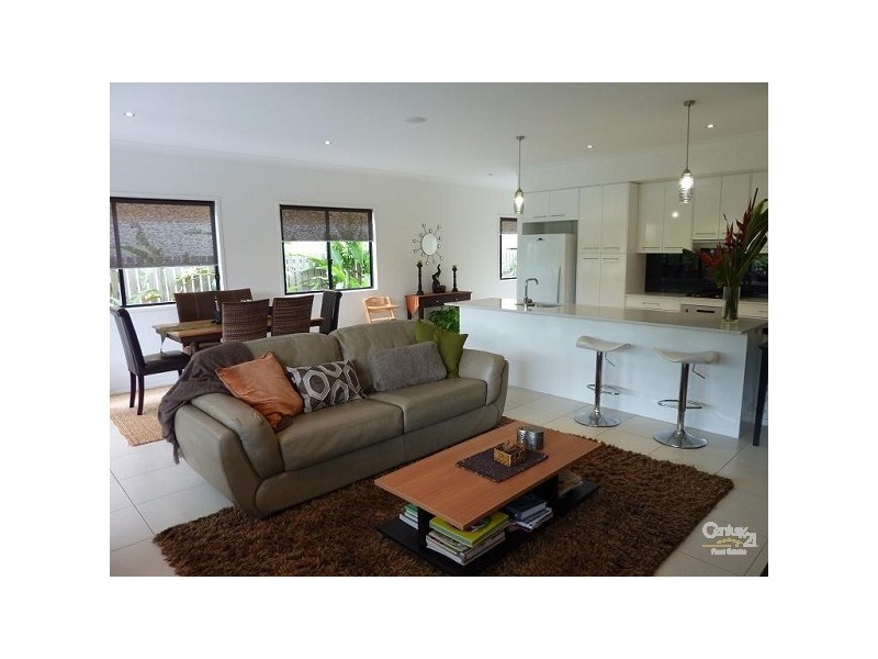 51 Peel, Manly QLD 4179