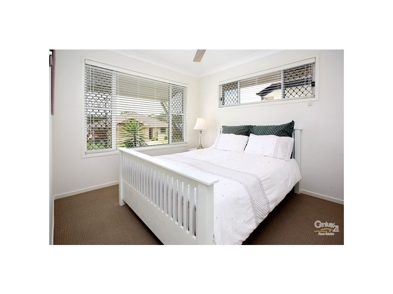 4 Rymera Crescent, Gumdale QLD 4154