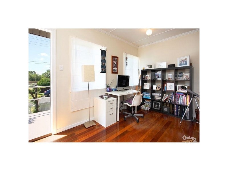 145 Kamarin Street, Manly West QLD 4179