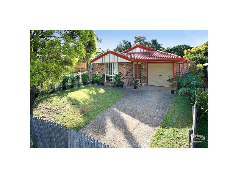 35 Madgwick Street, Wynnum QLD 4178