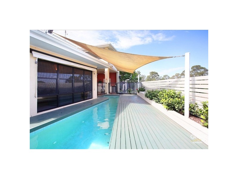 18 Dane Court, Manly West QLD 4179